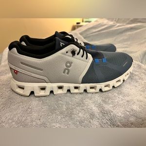 On Cloud 5 push women's sz 9